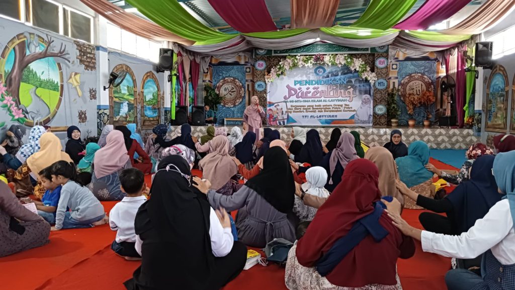 Pendidikan Parenting MI Al-Layyinah