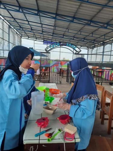 Pengolahan Buah Semusim dan Tahunan - Prakarya MTS Al-Layyinah 3