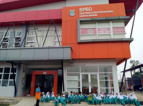 Penyuluhan dan Pengenalan Lingkungan BPBD Tangerang - RA Al-Layyinah - TK Islam Terbaik di Tangerang 1