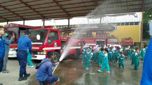 Penyuluhan dan Pengenalan Lingkungan BPBD Tangerang - RA Al-Layyinah - TK Islam Terbaik di Tangerang 6